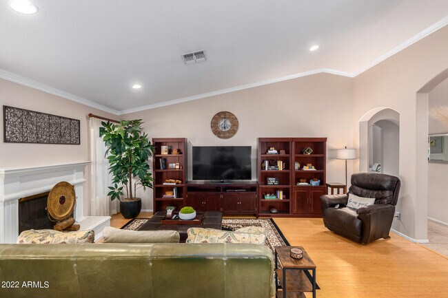 Foto del edificio - 15745 W Fairmount Ave