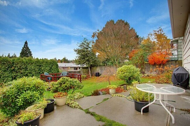 Foto del edificio - 7023 40th Ave NE