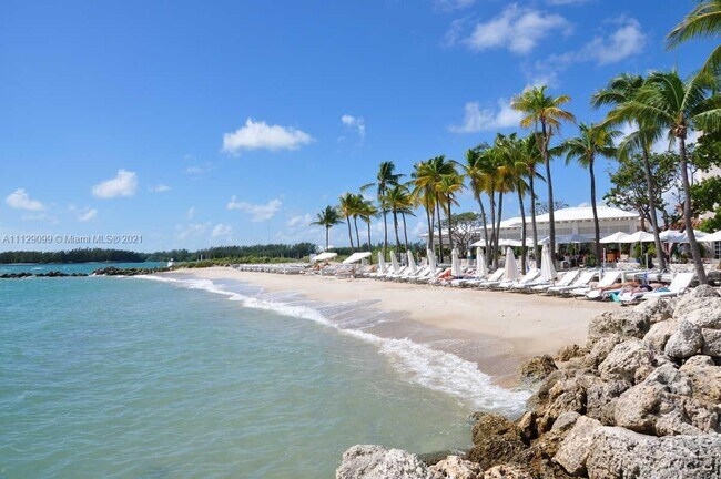 Building Photo - 5226 Fisher Island Dr