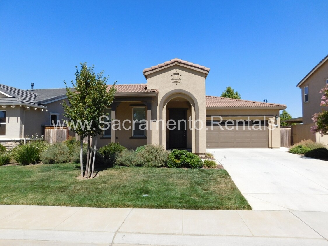 Foto principal - Wonderful Newer 3bd/2ba Elk Grove Home wit...