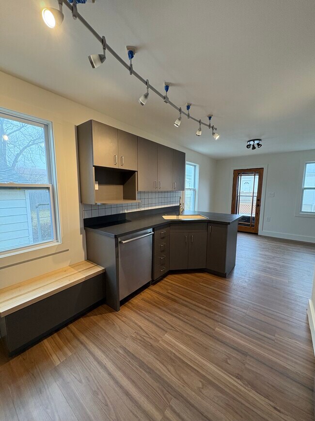 Cocina - 1315A E Seeley St