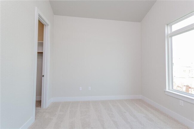 Building Photo - 10905 Charger Wy