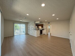 Building Photo - 14801 Delano St