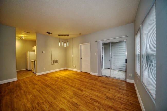 Building Photo - 12166 Metric Blvd