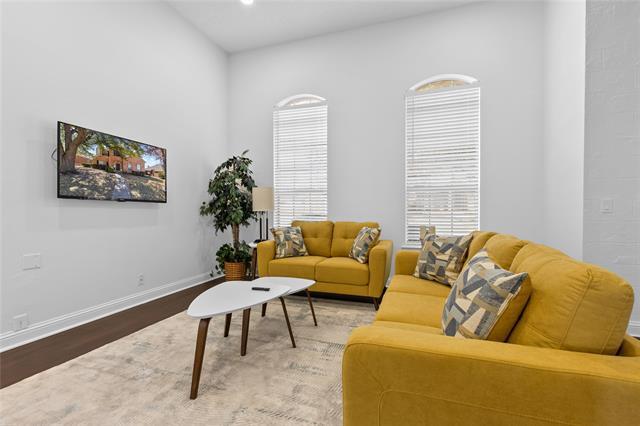 Foto del edificio - 4216 Creekstone Dr