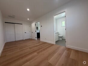 Building Photo - 27733 Dickens Ave