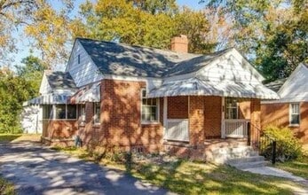 Building Photo - 613 Joan St