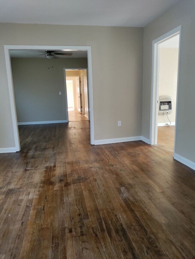 Building Photo - 720WD
