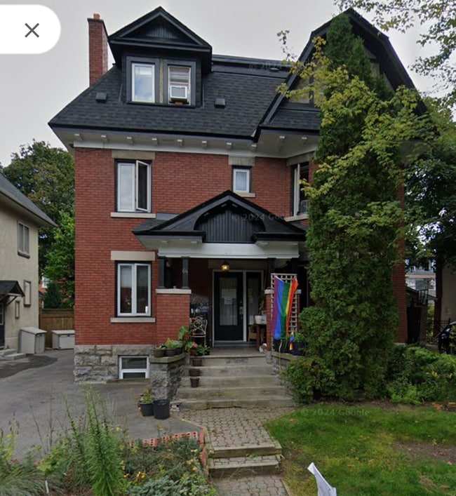 Building Photo - 64 Powell Av