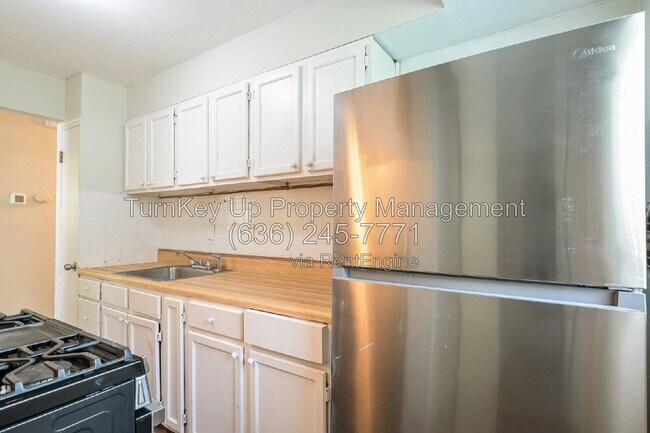 Foto del edificio - 10300 Ross Cir
