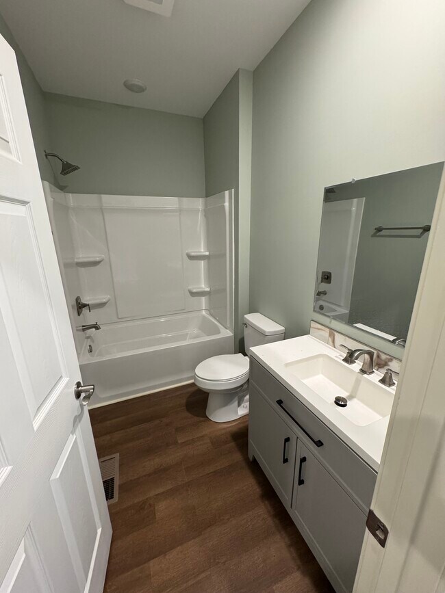 Building Photo - 260 Cedar St