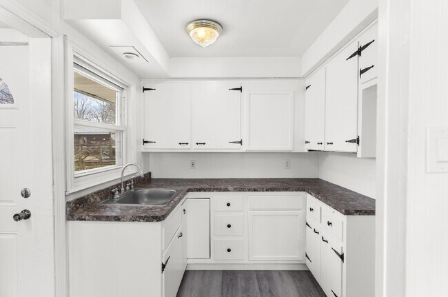 Foto del edificio - 368 Erskine Ave