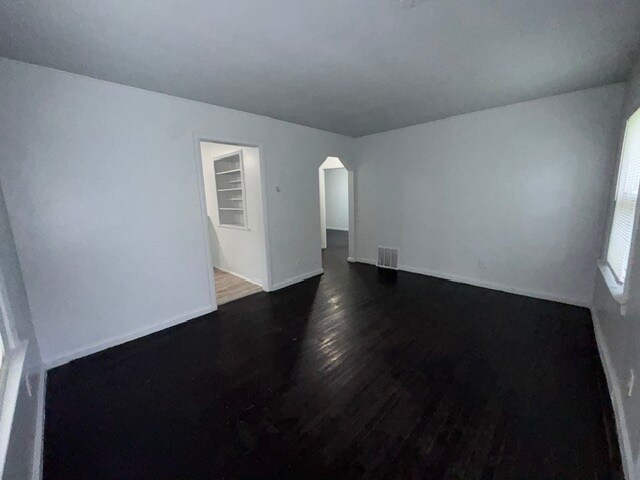 Foto del edificio - 16572 Beaverland St