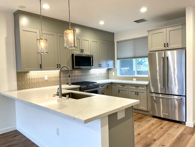 Foto del edificio - Stunning 3 story 2B/2.5BA in North Park!