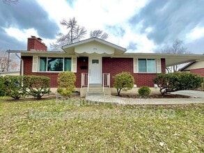 Building Photo - 874 E Angelina Ave