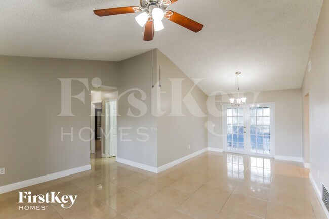 Foto del edificio - 8410 NW 27th Pl