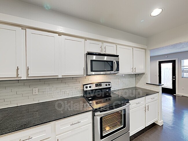 Foto del edificio - 6024 W Hefner Rd