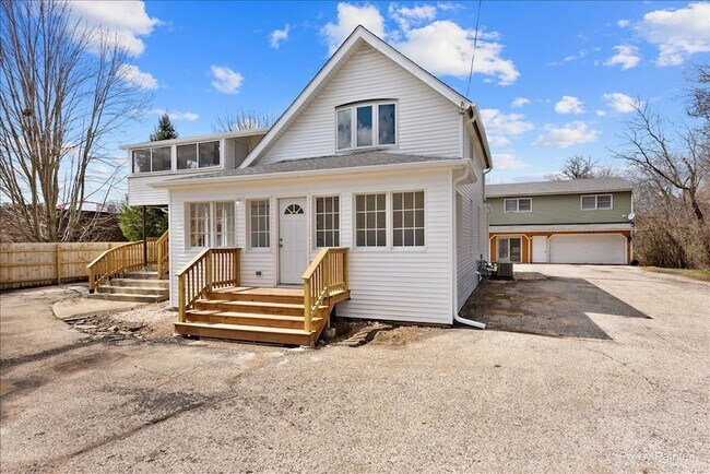 Building Photo - 544 N Hainesville Rd