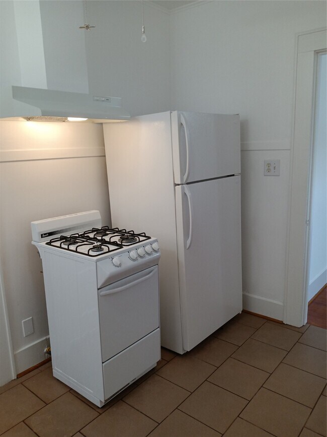 Building Photo - 2924 Avenue P 1/2