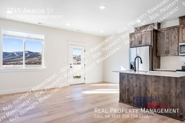 Building Photo - 1745 Ammon St