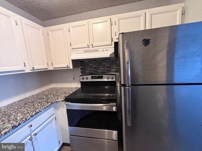 Foto del edificio - 4810B Aberdeen Dr