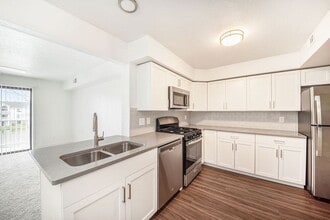 Building Photo - The Crossings Apartments