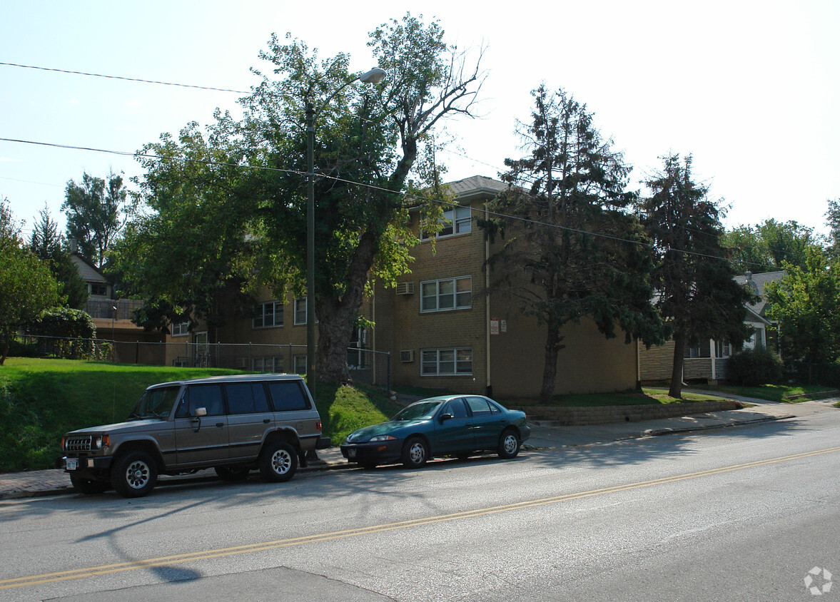 Primary Photo - 2413 S 16th St