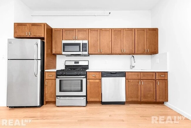 Building Photo - 97 Grand St