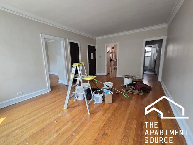 Building Photo - 4527 N Paulina St