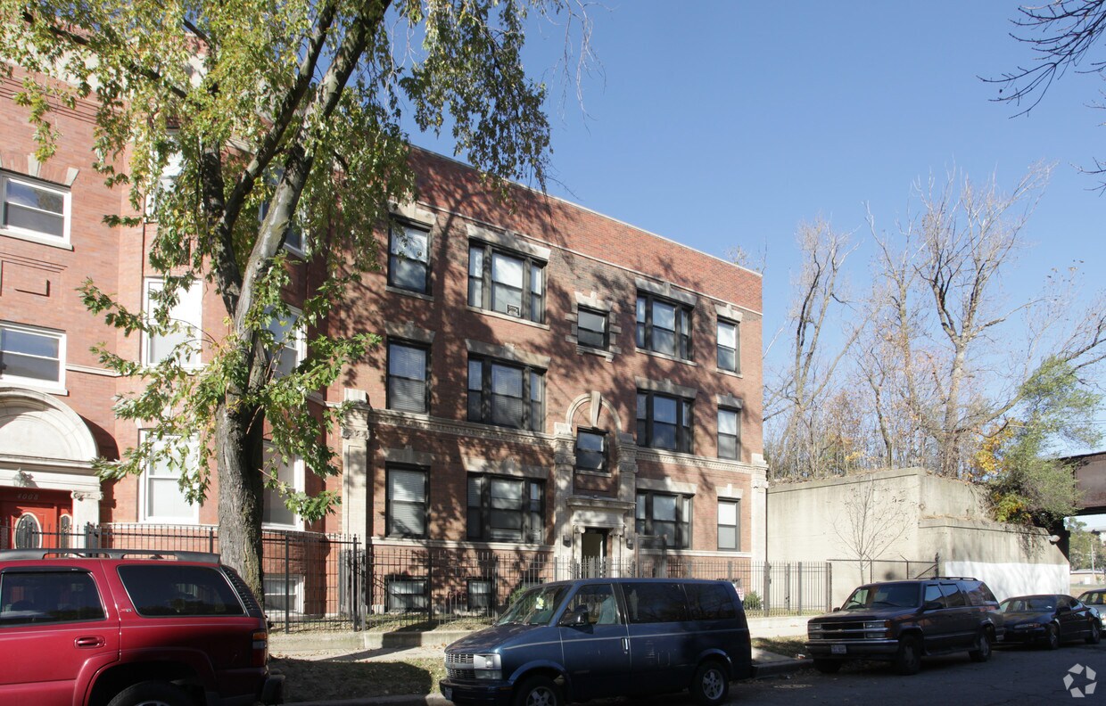 Building Photo - 4002 S Calumet Ave