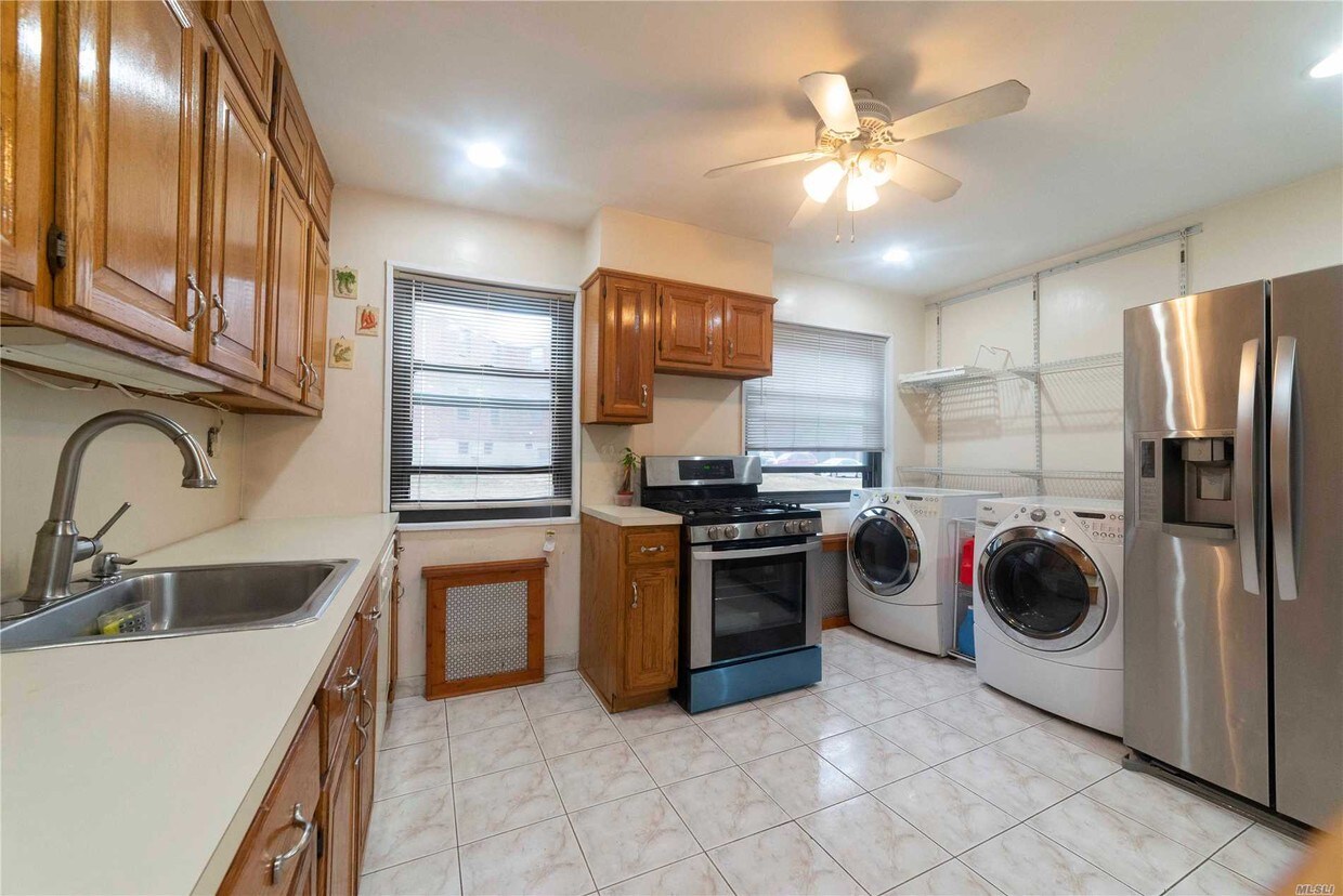 Primary Photo - 160-56-160-17 17th Ave