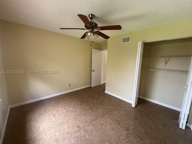 Foto del edificio - 12148 SW 4th St