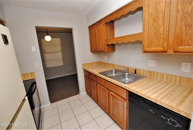 Building Photo - 467 Crabapple Ct