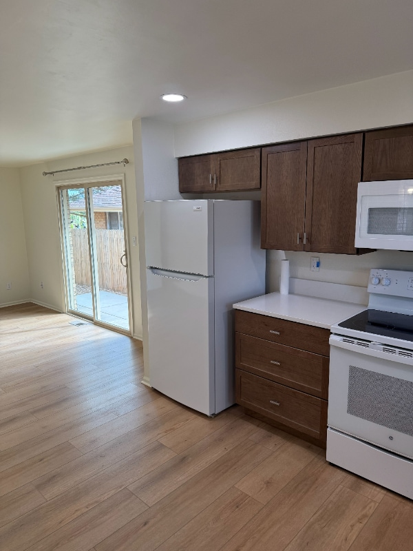 Foto del edificio - 5868 Newcombe Ct