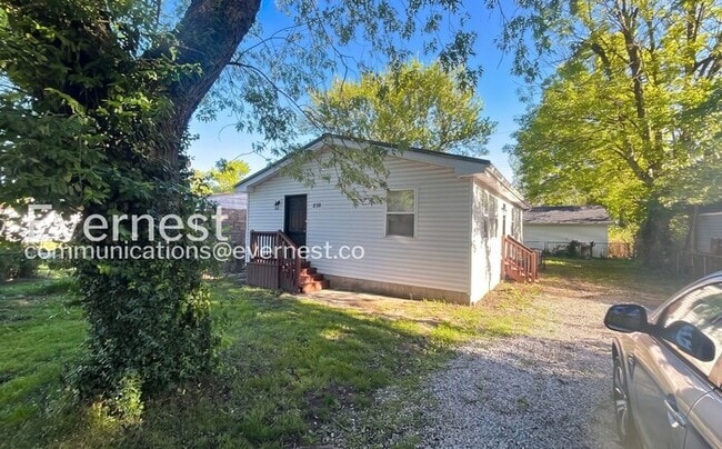 Building Photo - 838 Lock Ave
