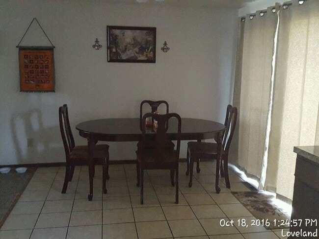 Building Photo - 2 Bedroom, 1 Bath Duplex with One Car Atta...