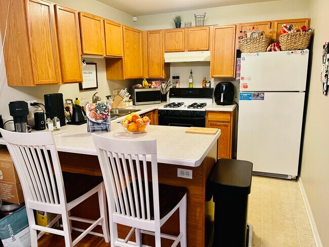 Foto del edificio - 1323 N Red Oak Cir