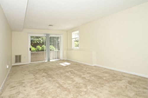 Building Photo - 60 Waterfall Dr