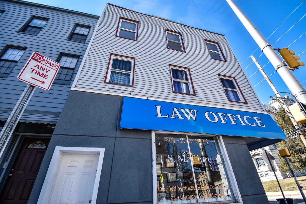 Foto principal - 559 Newark Ave