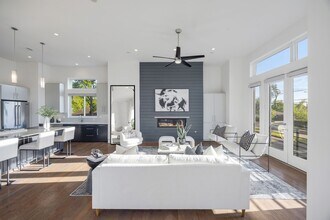 Building Photo - 7327 Shadyvilla Pointe Dr