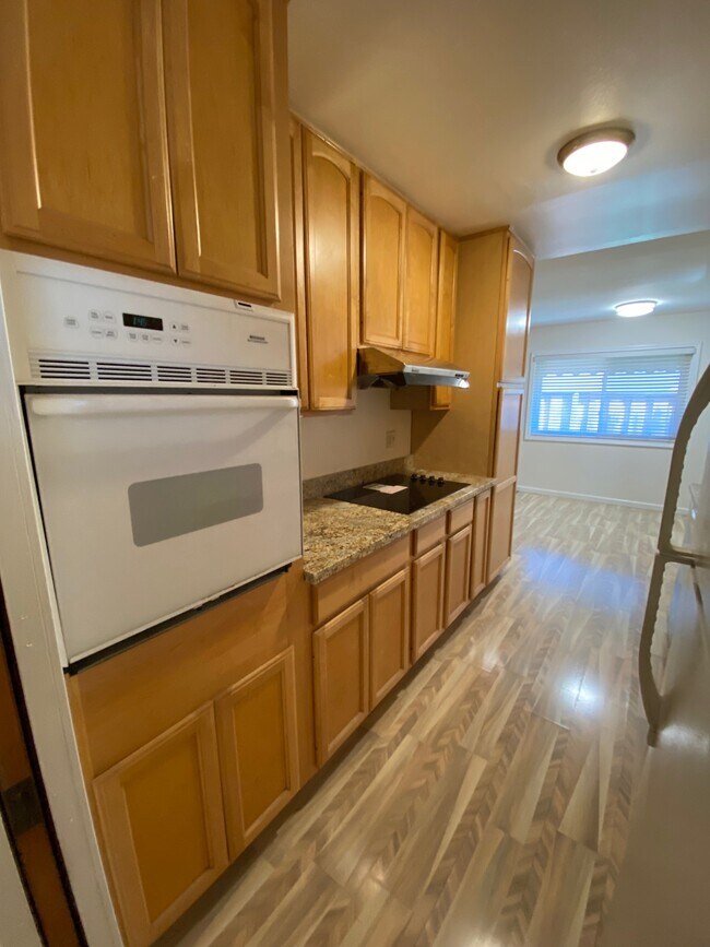 Building Photo - 42610 Newport Dr