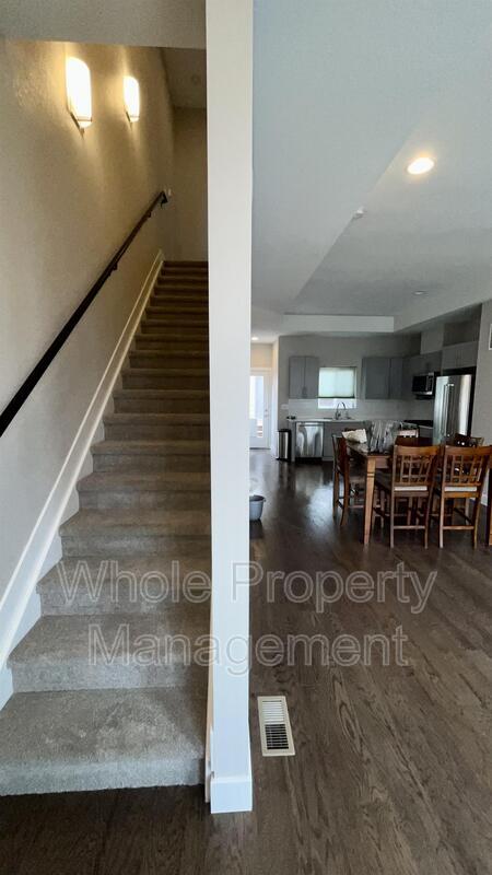 Building Photo - 2870 W Parkside Pl