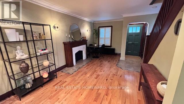 Building Photo - 457 Mortimer Ave