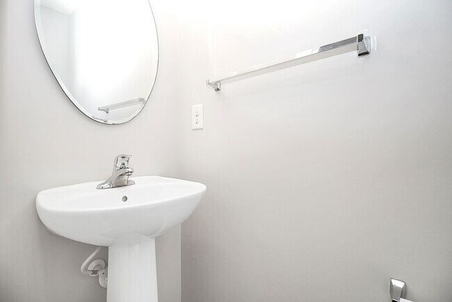 Foto del edificio - Beautiful 3BD/2.5BA Townhome in Ballantyne!