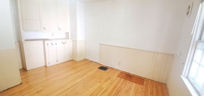 Foto del edificio - 218 N Oakland Ave