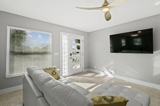 Foto del edificio - 1004 Stillwater Dr