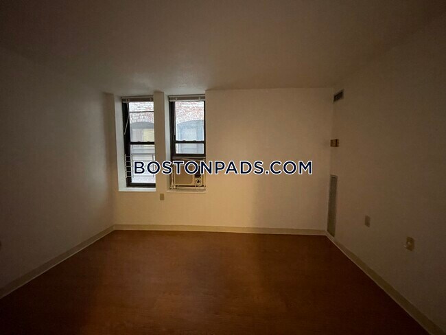 Foto del edificio - 78 Westland Ave