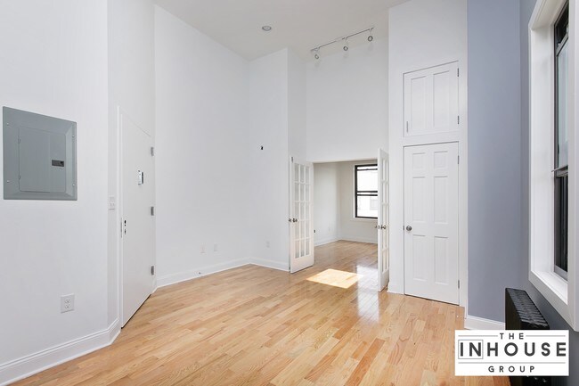 Foto del edificio - 160 Wyckoff Ave