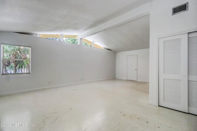 Building Photo - 4009 Bess Rd