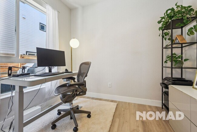 Foto del edificio - Modern 2 Bed + Office, 2.5 Bath Townhome |...